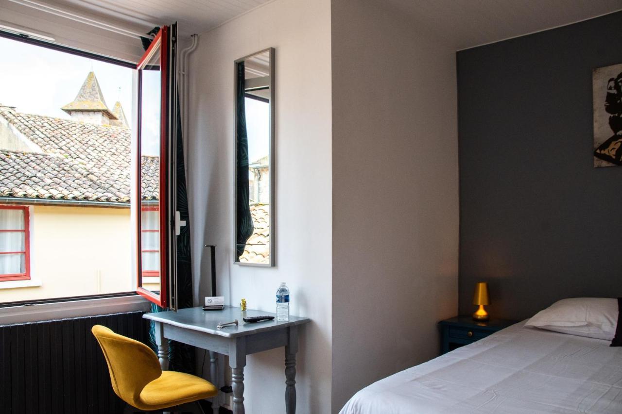 Hotel & Gastronomie - La Table De L'Europe Villeréal Zewnętrze zdjęcie