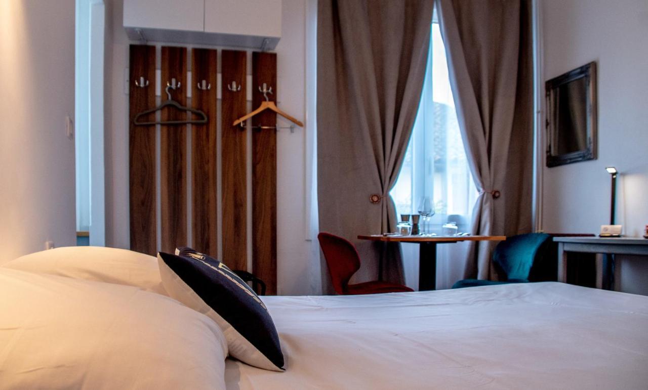 Hotel & Gastronomie - La Table De L'Europe Villeréal Zewnętrze zdjęcie